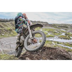 Paul Bolton (GB), Mefo Sport Reifen und Mefo Mousse Factory Rider